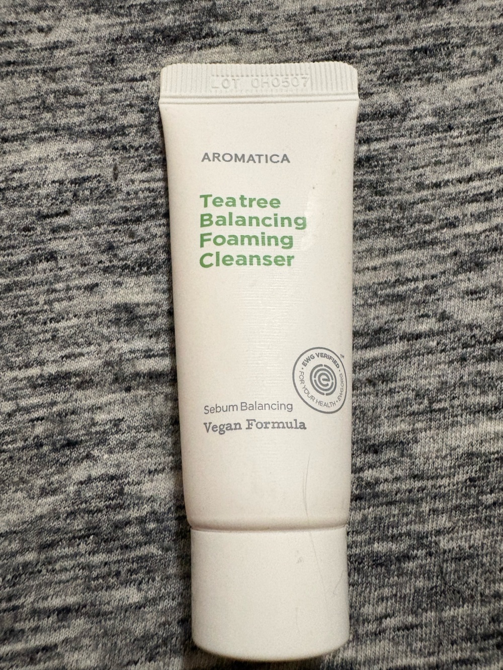 Teatree Balancing Foaming Cleanser - Green